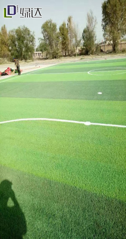河南信陽陽山新區(qū)第十一小學(xué)人造草坪操場(chǎng)